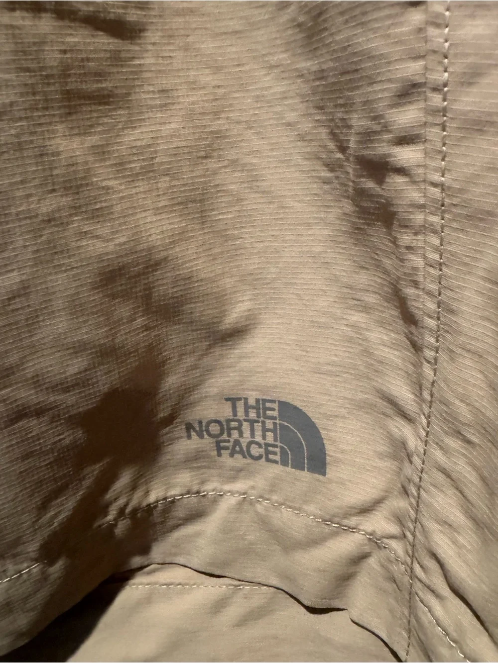 The North Face Men's 10” Performance Khaki Shorts with Logo - Size 32